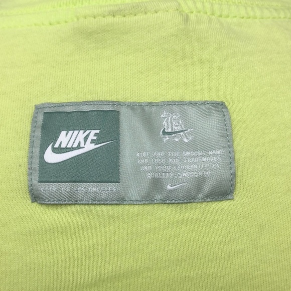 Nike Sportswear LA Graphic Boxy Crop T-Shirt - Picture 10 of 12